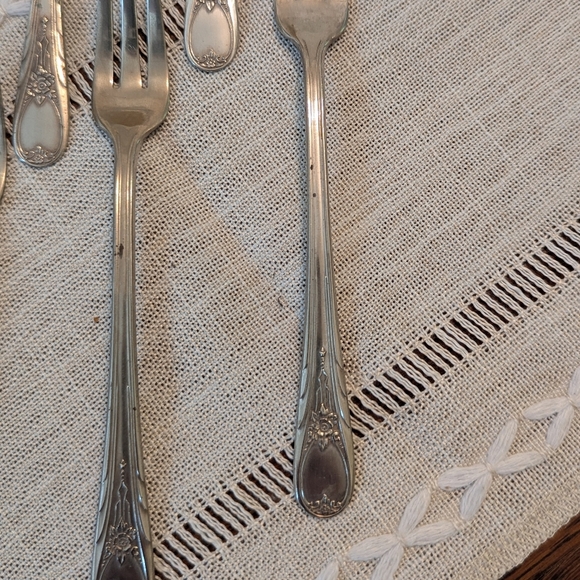 Vintage 1946 (8) Silver plated Cocktail Forks - "Newport" Pattern - Picture 4 of 7